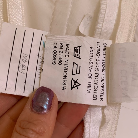 Beautiful Wedding Dress - Picture 10 of 16